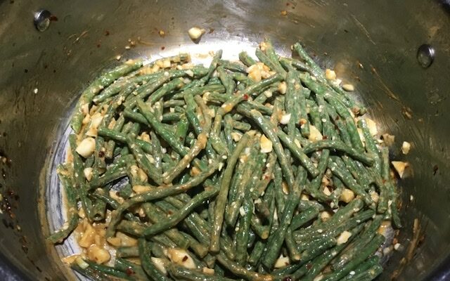 Snake Beans with Spicy Peanut Sauce