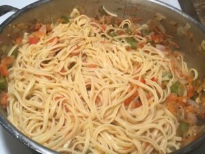 Colombian, main course, chicken, noodles